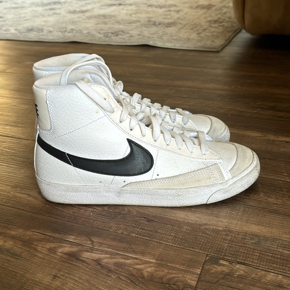 Nike’s Blazer Mid - Picture 3 of 5